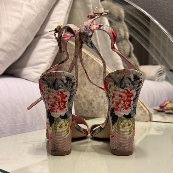 Aldo Multicolor Floral Heels - Picture 2 of 4